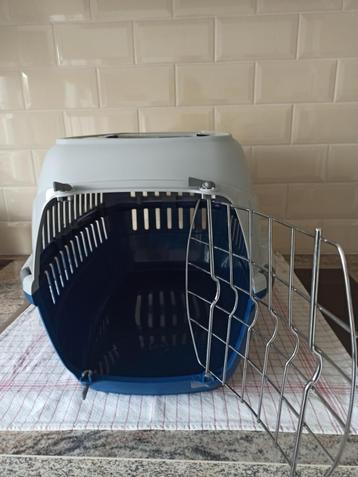 Honden bench voor kleine hond of kat beschikbaar voor biedingen