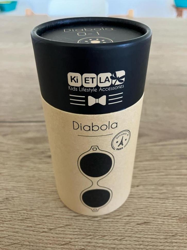 Zonnebril baby, Kinderen en Baby's, Babymode-accessoires, Zo goed als nieuw, Ophalen