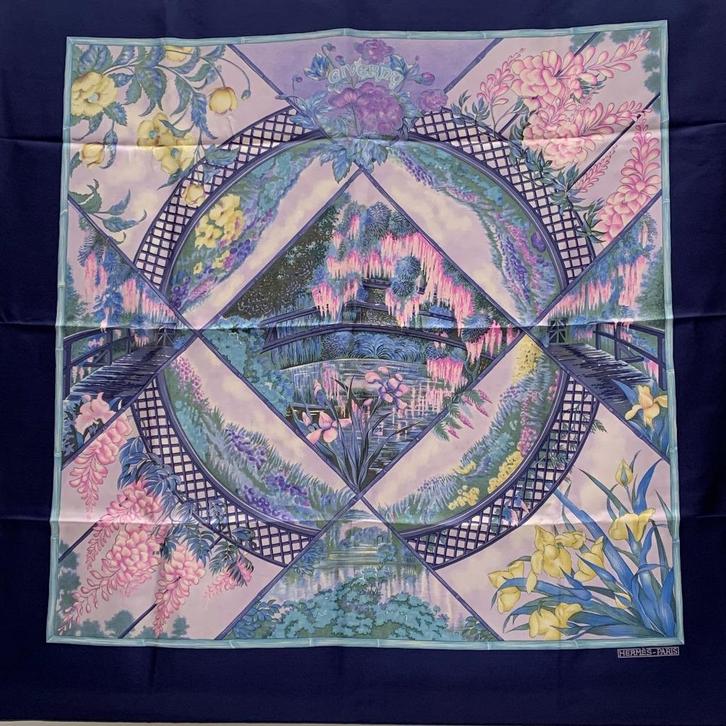 Hermès zijden foulard. Ook Delvaux en Louis Vuitton te koop., Handtassen en Accessoires, Tassen | Damestassen, Ophalen of Verzenden