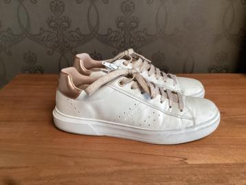Sneakers Geox 38 wit beschikbaar voor biedingen