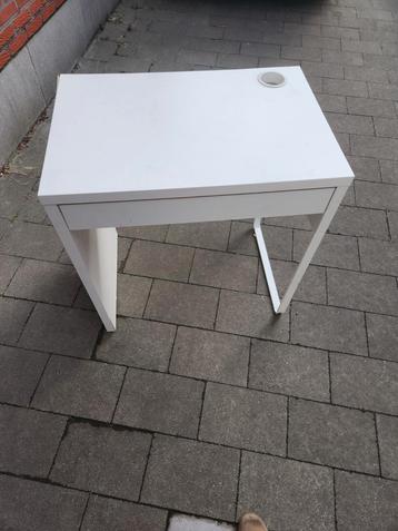 kinder bureau beschikbaar voor biedingen