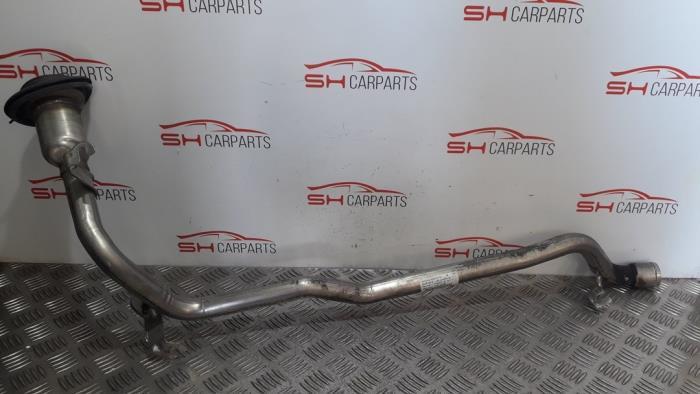 Tube de remplissage réservoir à essence d'un Mercedes A-Kl, Autos : Pièces & Accessoires, Systèmes à carburant, Mercedes-Benz