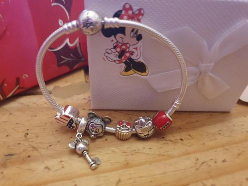 Bracelet Pandora Disney chateau + charmes Mickey, Handtassen en Accessoires, Bedels, Pandora, Verzenden