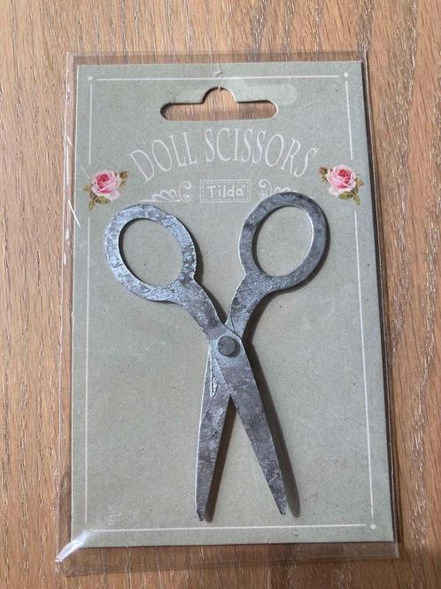 Tilda (Tone Finnegar) - Doll scissors, Hobby & Loisirs créatifs, Hobby & Loisirs Autre, Neuf, Enlèvement ou Envoi