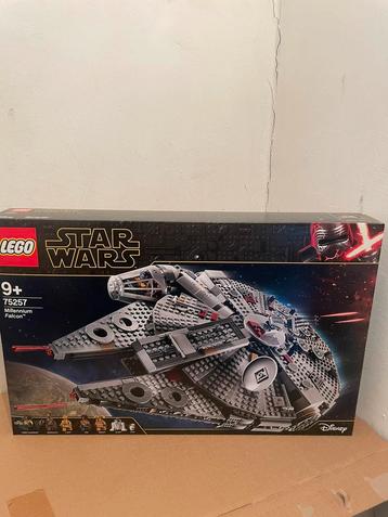 LEGO Star Wars 75257 Millennium Falcon Nine verzegeld beschikbaar voor biedingen