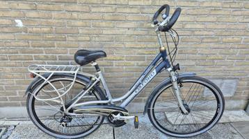voor oma's fiets van 1.m50 - 28 inch - goede staat Fiets beschikbaar voor biedingen