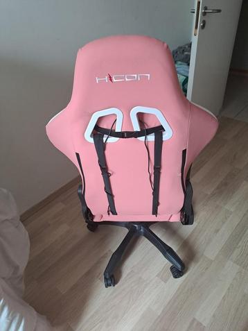 Roze game stoel met massagekussen ! beschikbaar voor biedingen
