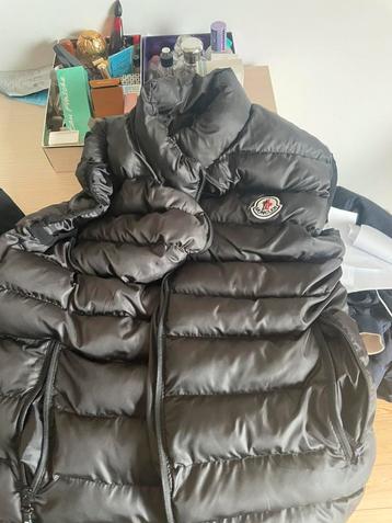 Bodywarmer zonnebril beschikbaar voor biedingen