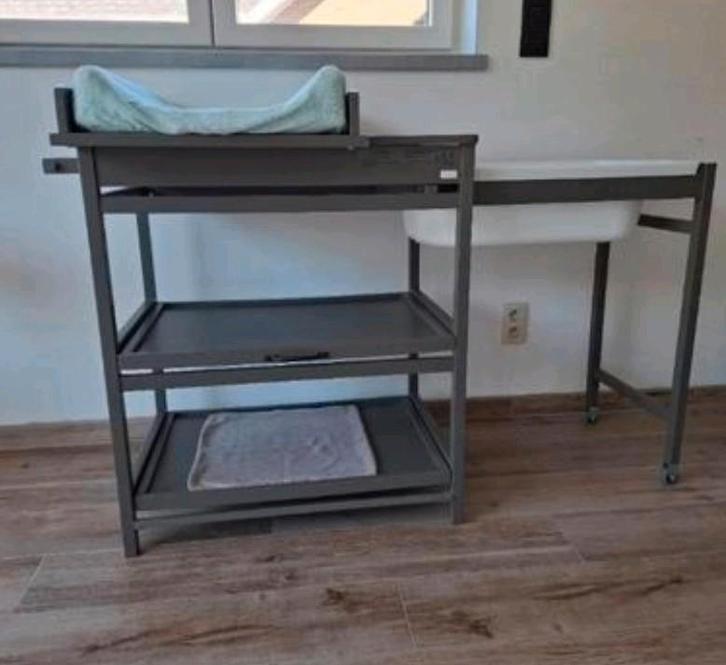 Aankleed-kussen en badje.
Merk: Quax, Kinderen en Baby's, Badjes en Verzorging, Badje, Ophalen of Verzenden