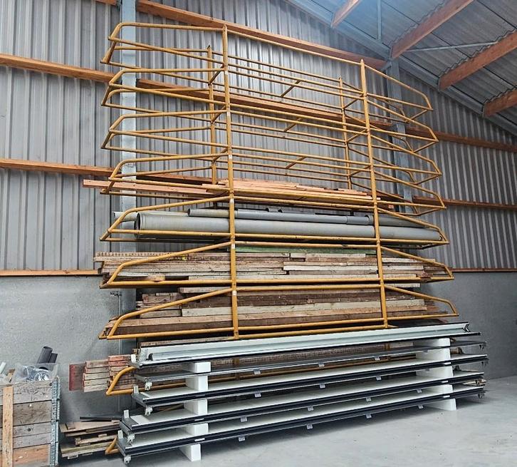 Grote stevige XL stapelrekken, Doe-het-zelf en Bouw, Kratten en Dozen, Gebruikt, Ophalen of Verzenden