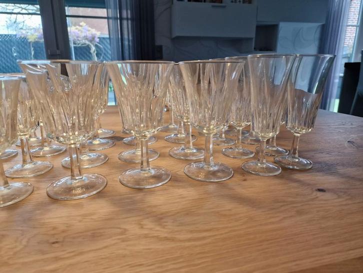 50-delig vintage glazen set Franse stijl, Antiquités & Art, Antiquités | Verre & Cristal, Enlèvement