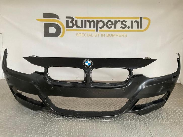 Bumper BMW 3 Serie F30 F31 M Pakket M-Pakket B39 51111585771, Auto-onderdelen, Carrosserie, Bumper, Voor, Gebruikt, 6 maanden garantie