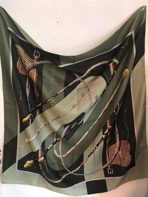 HERMÈS vintage zijde sjaal CLIC CLAC, Kleding | Dames, Mutsen, Sjaals en Handschoenen, Sjaal, Ophalen of Verzenden