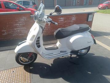 Vespa gts 125 i.e beschikbaar voor biedingen