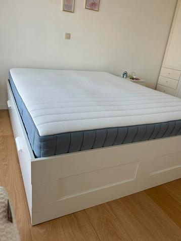 Bed Ikea met opbergruimte + matras (160x200cm) beschikbaar voor biedingen