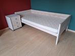 Lifetime eenpersoonsbed met matras en met nachtkastje, Ophalen, Zo goed als nieuw