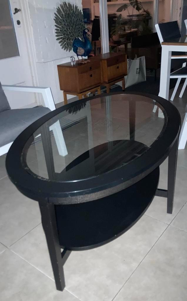 Toffe zwarte ikea salontafel ovaal, Huis en Inrichting, Tafels | Salontafels, Gebruikt, 50 tot 75 cm, 50 tot 100 cm, 100 tot 150 cm