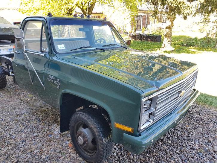 Chevrolet K30 7.4 L  4x4, Autos, Chevrolet, Particulier, 4x4, Essence, SUV ou Tout-terrain, 2 portes, Automatique, Blanc, Beige