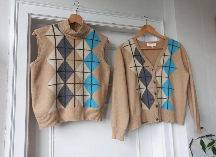 Escada prachtige twinset diamonds & squares, mt 44, Kleding | Dames, Truien en Vesten, Gedragen, Maat 42/44 (L), Overige kleuren