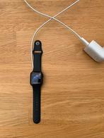 Apple smartwatch SE sportbandje s/m, Handtassen en Accessoires, Smartwatches, Ophalen of Verzenden, Zo goed als nieuw, Zwart