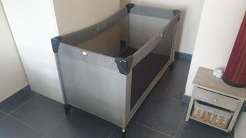 Baby Reisbedje + Matras (Goede staat) beschikbaar voor biedingen
