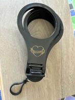 Tomorrowland bekerdrager, Enlèvement