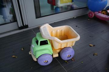 Kiepwagen beschikbaar voor biedingen