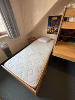 Dubbel 1 persoon bed met bureau, Huis en Inrichting, Ophalen, Zo goed als nieuw