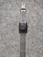 Apple Watch Series 6 – 40 mm – Space Gray – Nike sportband, Handtassen en Accessoires, Smartwatches, Gebruikt, Zwart, IOS, Ophalen of Verzenden