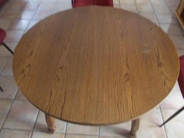 Table en chene ronde ou ovale.