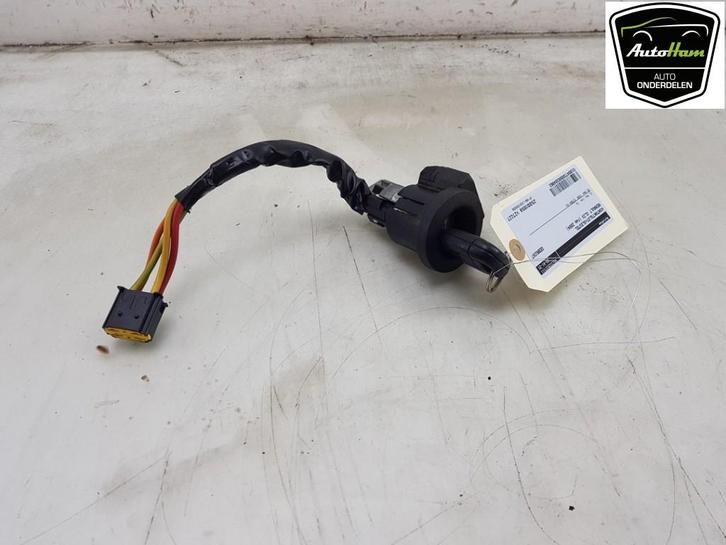 CONTACTSLOT + SLEUTEL Clio II (BB / CB) (|7701471220|), Auto-onderdelen, Overige Auto-onderdelen, Renault, Gebruikt