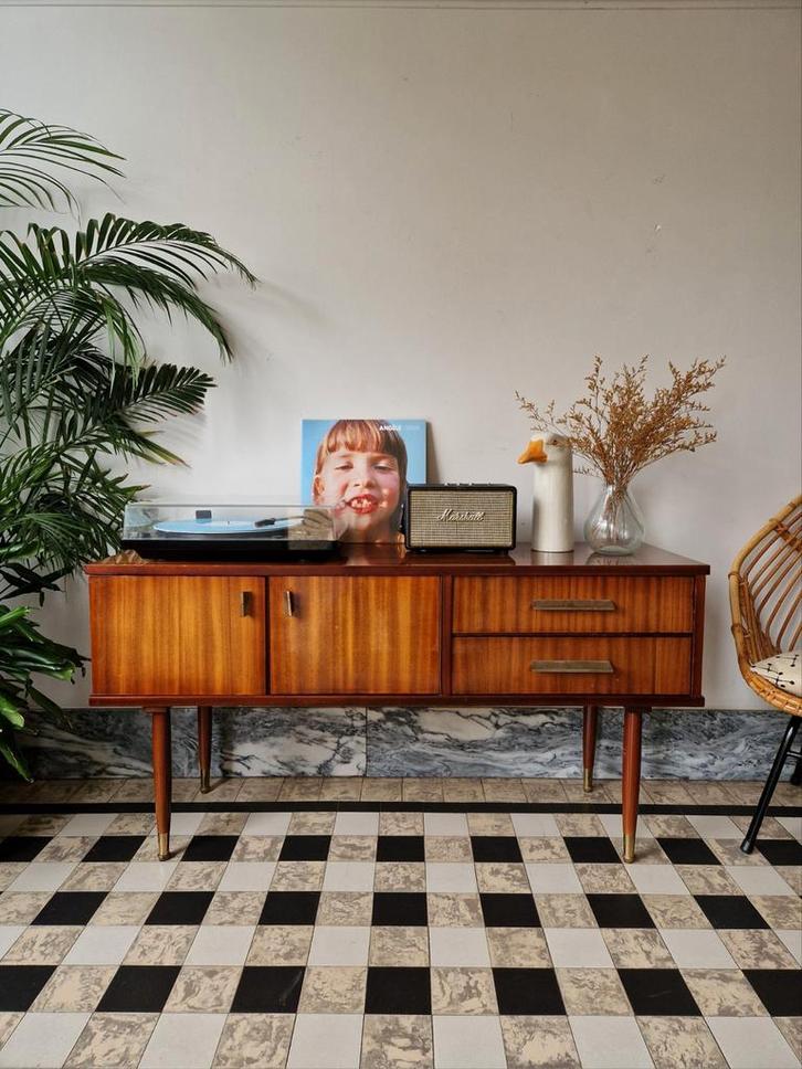 Vintage midcentury dressoir | platenspeler meubel | kast, Huis en Inrichting, Kasten | Dressoirs, Ophalen