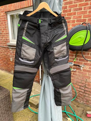 Toering motobroek beschikbaar voor biedingen