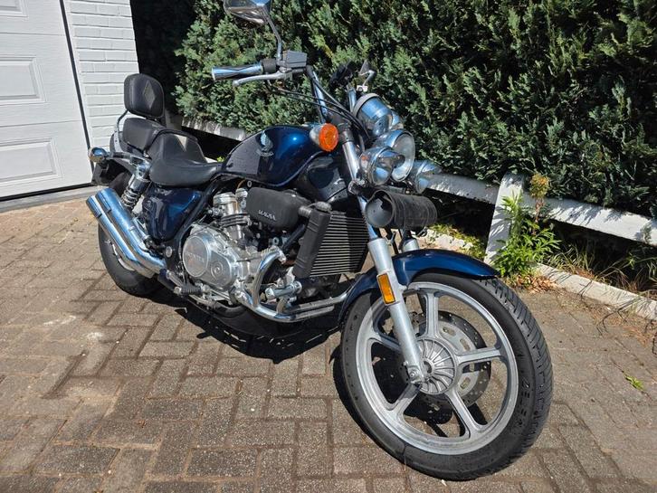 Honda VF700C Super Magna 1987 – oldtimer cruiser V4, Motoren, Motoren | Honda, Particulier, Chopper, meer dan 35 kW, 4 cilinders