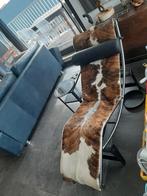 chaise-longue van Lecorbusier in koevel., Huis en Inrichting, Ophalen, Gebruikt