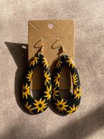 Handbeschilderde Oorbellen Large Sunflowers Black, Ophalen of Verzenden, Nieuw, Overige materialen, Hangers
