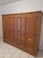 Garde-robe en bon état., Maison & Meubles, Enlèvement, Utilisé, Imitation chêne 5 portes