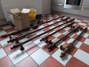6 houten gordijnroedes en toebehoren beschikbaar voor biedingen