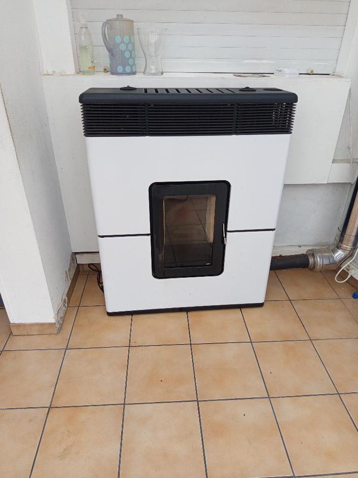 Kanaalbare Pelletkachel, Huis en Inrichting, Kachels, Gebruikt, Vrijstaand, Pelletkachel, Hout, Ophalen