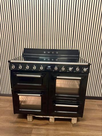 Luxe Smeg INDUCTIE met 5 zones & 3 ovens zwart hoogglans 110 beschikbaar voor biedingen