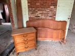 Commode en bed in kerselaar., Ophalen
