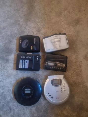 Lot de Walkman et cd tous en etat de marche beschikbaar voor biedingen