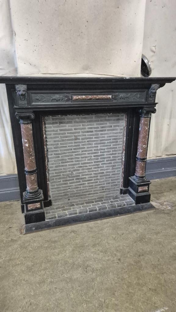 Antieke marmeren schouw met zuilen, Huis en Inrichting, Haarden, Gebruikt, Gashaard, Ophalen