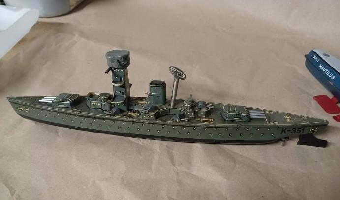 Cruiser K-351 in gelithografeerd plaatwerk uit de jaren 30, Verzamelen, Scheepvaart, Gebruikt, Schaalmodel, Motorboot, Ophalen of Verzenden