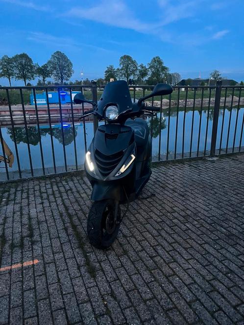 Piaggio zip 50cc 4t brom plaat (nl), Fietsen en Brommers, Scooters | Piaggio, Zo goed als nieuw, Zip, Klasse B (45 km/u), Benzine