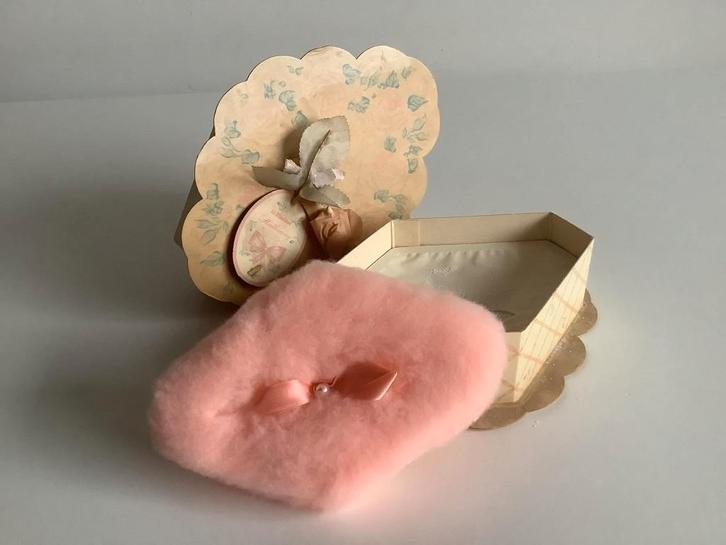 Grote vintage poederdoos St.Michaels, Antiek en Kunst, Curiosa en Brocante, Ophalen of Verzenden