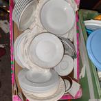 Lot borden (+/-50 tal), Ophalen, Bord(en)