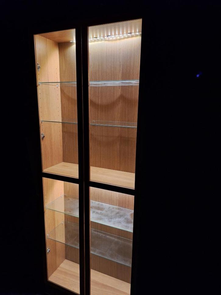 Billy Vitrinekast Ikea + verlichting, Huis en Inrichting, Kasten | Vitrinekasten, Gebruikt, 200 cm of meer, 50 tot 100 cm, 25 tot 50 cm