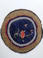 Tissu décoratif ancien avec broderie fine, Antiquités & Art, Tapis & Textile, Enlèvement ou Envoi