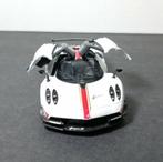 1-38 Kinsmart 2016 Pagani Huayra BC zwart-wit, Comme neuf, Enlèvement ou Envoi, Voitures